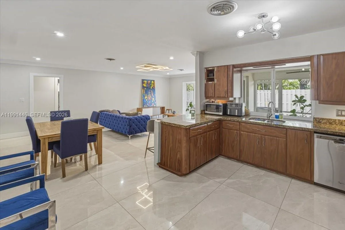 2901 NW 10th Ave, Wilton Manors, FL 33311 photo 6