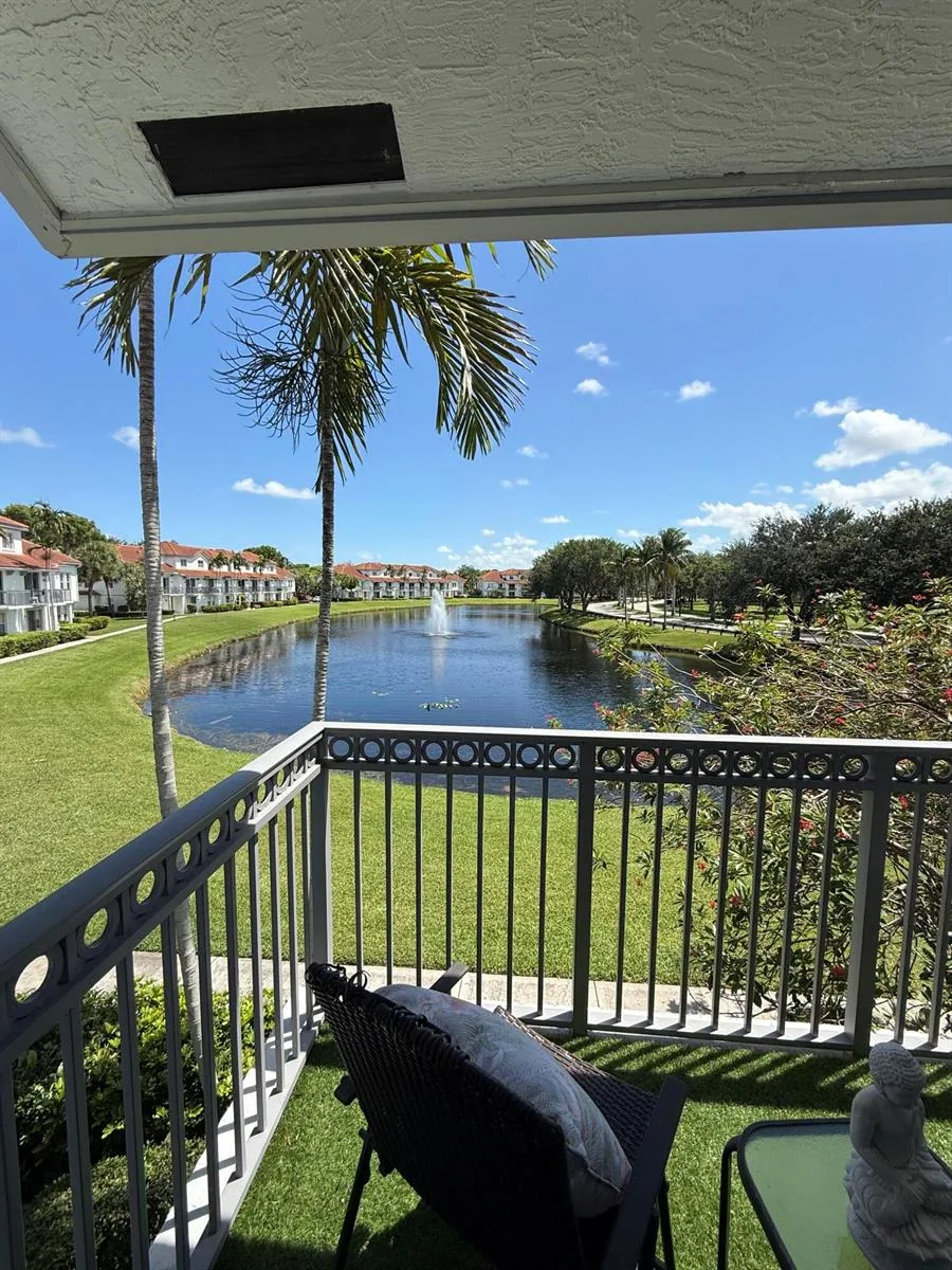 2012 Alta Meadows Lane # 103, Delray Beach, FL 33444