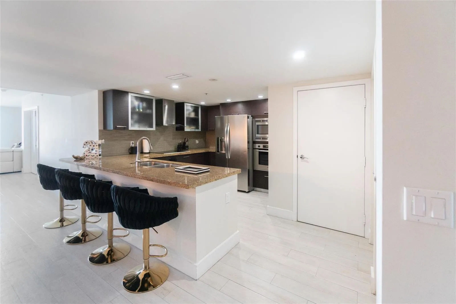 9400 W Bay Harbor Drive # 503, Bay Harbor Islands, FL 33154 — zdjęcie 4