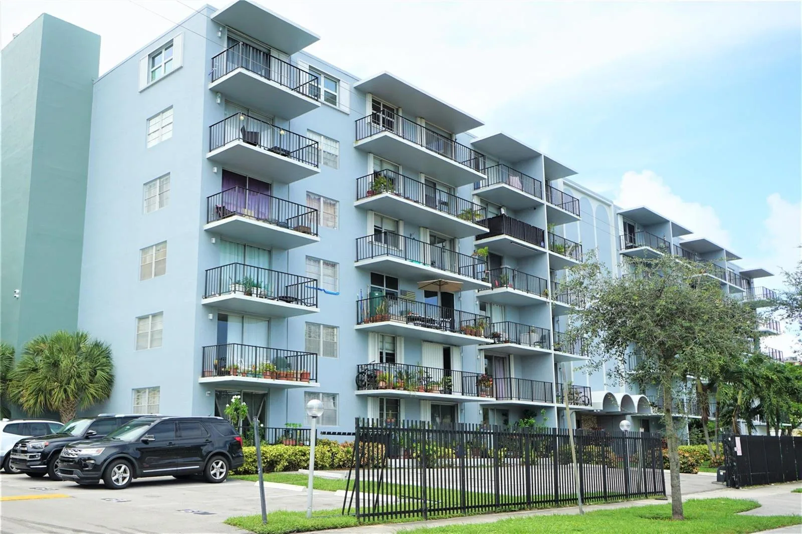 12500 NE 15TH Avenue # 614, North Miami, FL 33161