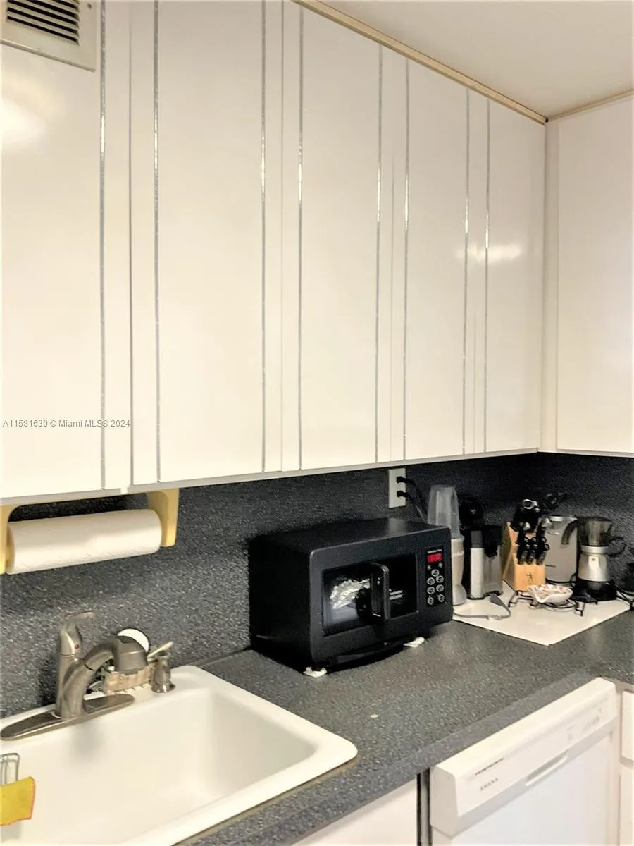 4675 W 18th Ct # 502, Hialeah, FL 33012 photo 10