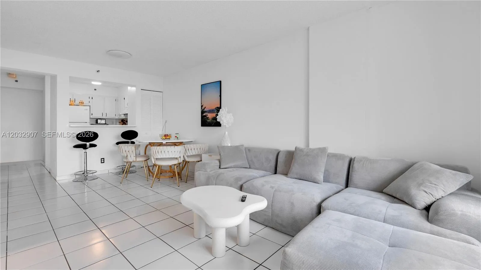 546 SW 1st St # 603, Miami, FL 33130 photo 4