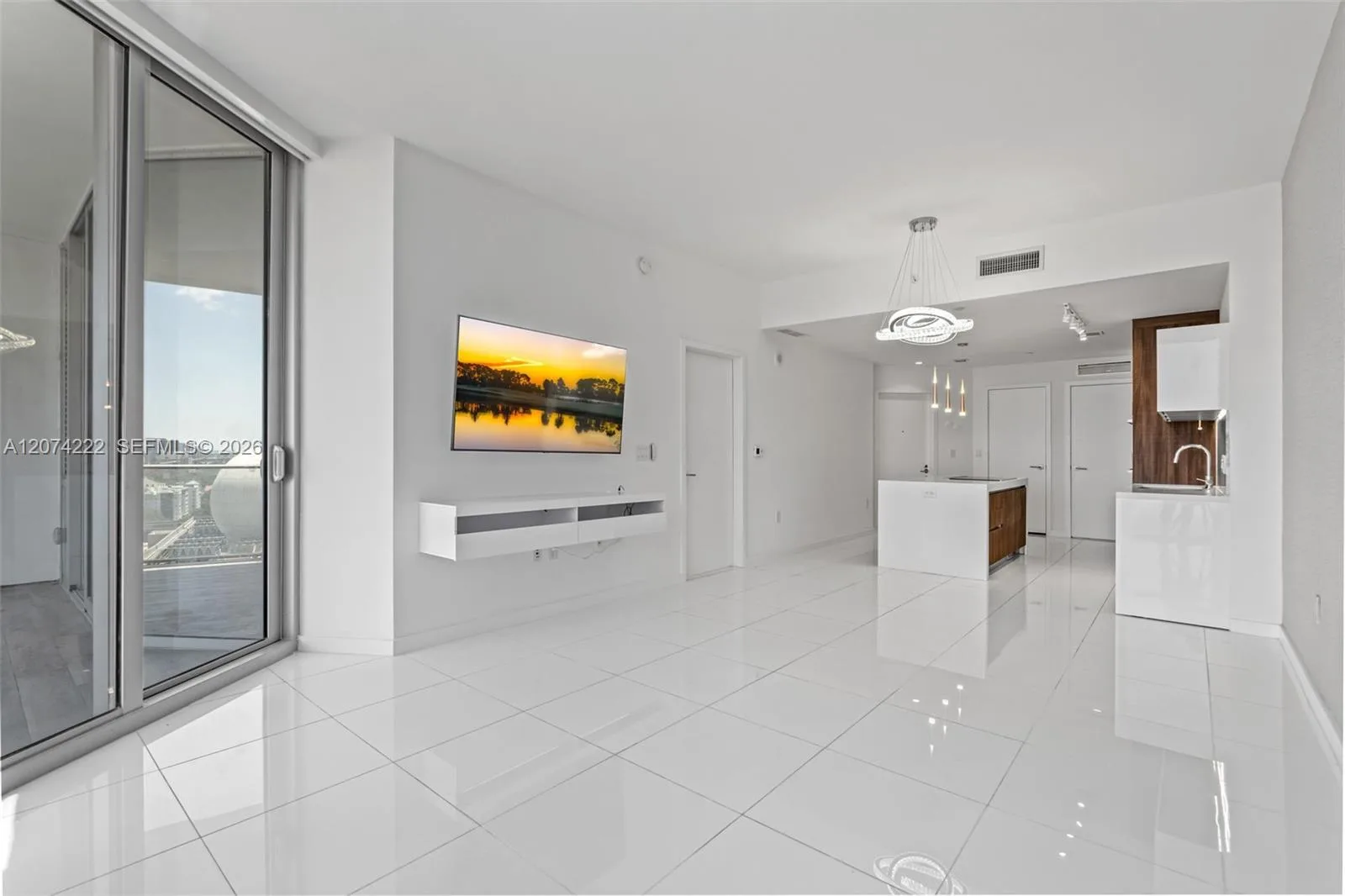 851 NE 1st Ave # 1506, Miami, FL 33132