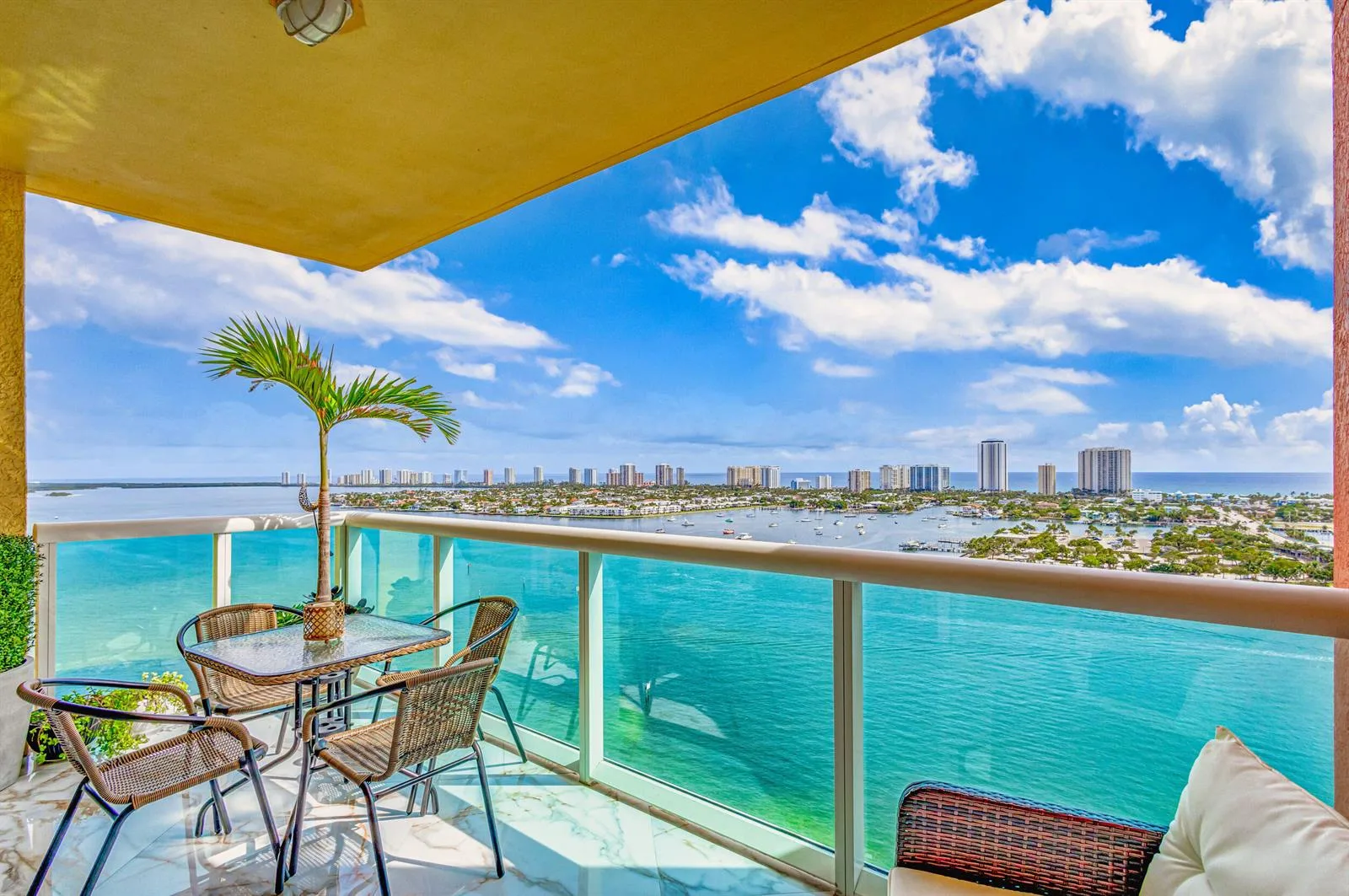 2640 Lake Shore Drive # 2014, Riviera Beach, FL 33404