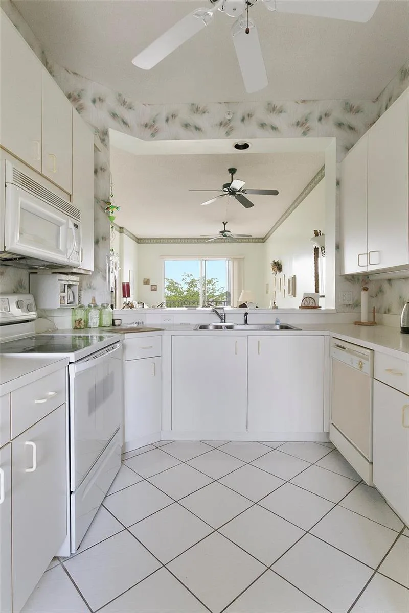 9551 Weldon Circle # 404, Fort Lauderdale, FL 33321 photo 8