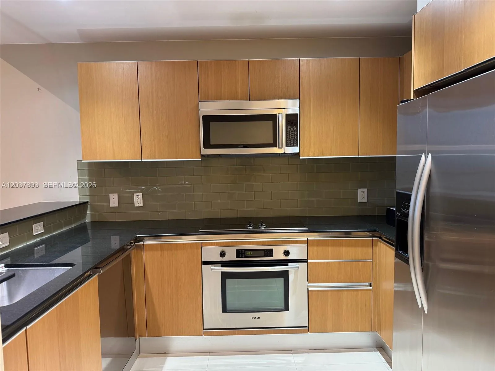 1060 Brickell Ave # 4115, Miami, FL 33131