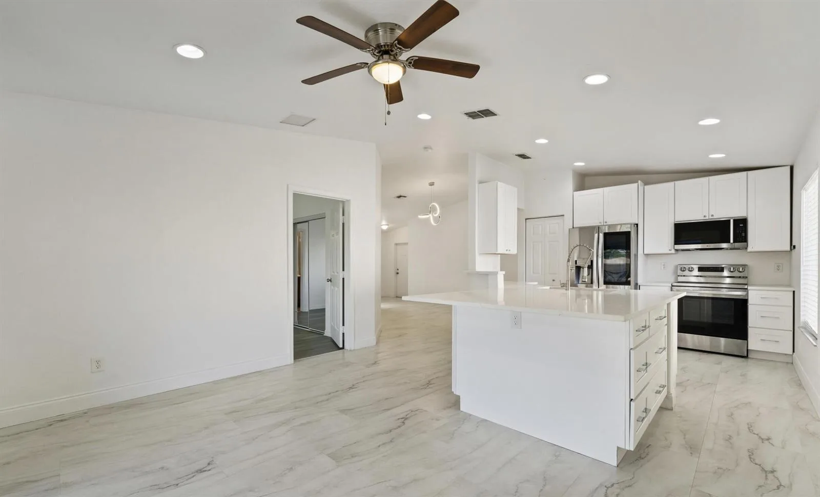 1899 SW NEWPORT ISLES Boulevard, Port St. Lucie, FL 34953
