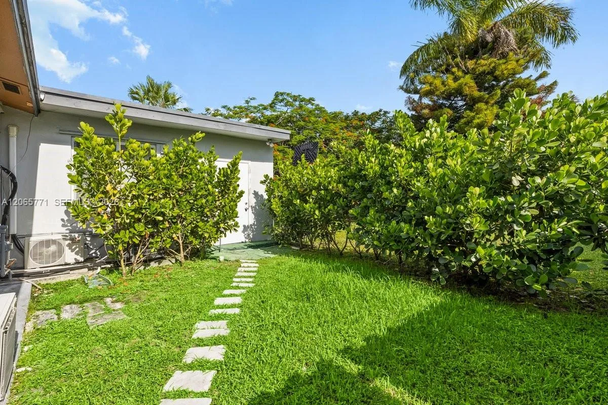 8921 NW 26th Pl, Sunrise, FL 33322 photo 8