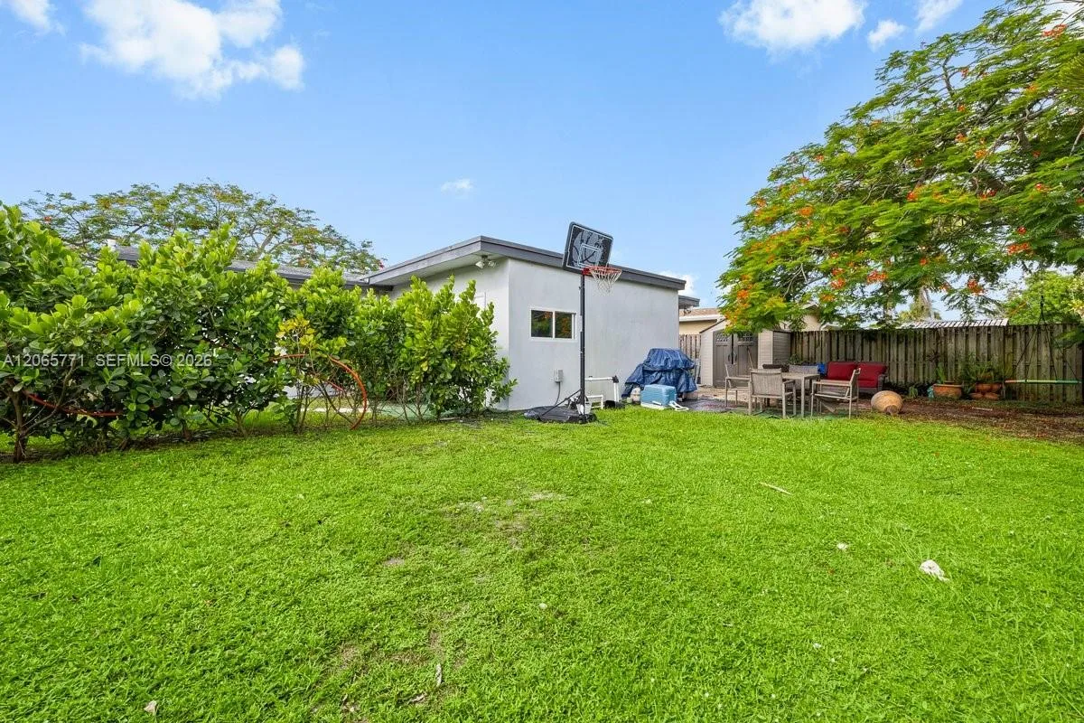 8921 NW 26th Pl, Sunrise, FL 33322 photo 9
