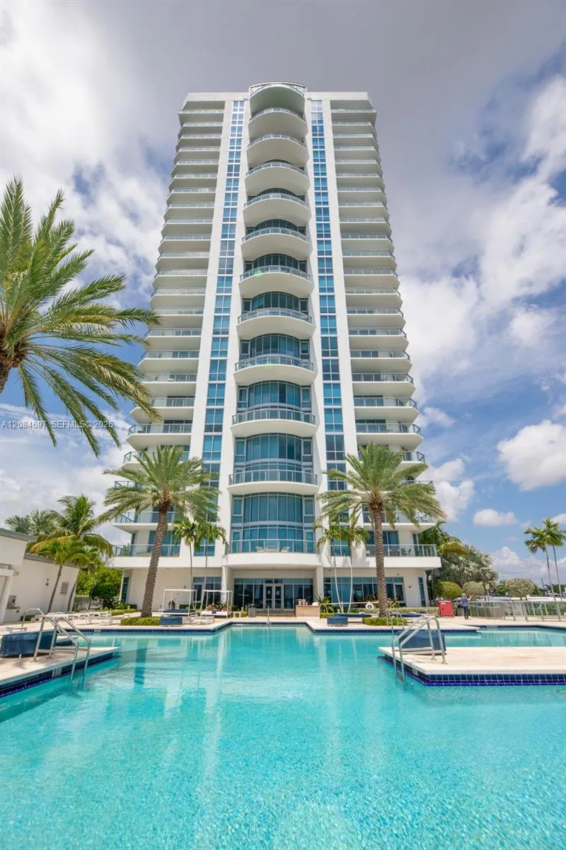 17111 SE Biscayne Blvd # 1110, North Miami Beach, FL 33160