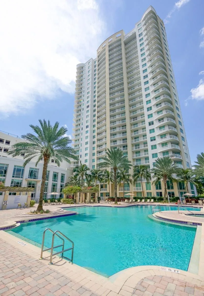 1745 E Hallandale Beach Blvd # 306W, Hallandale Beach, FL 33009 — zdjęcie 2