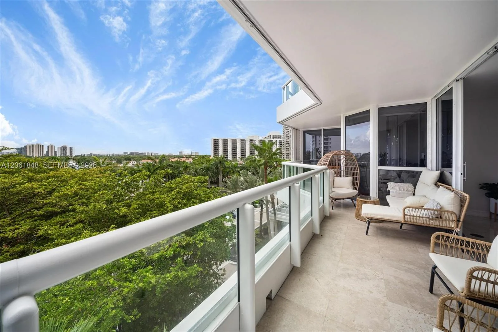 21205 Yacht Club Dr # 703, Aventura, FL 33180
