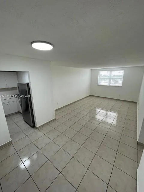 606 W 81st St # 408, Hialeah, FL 33014