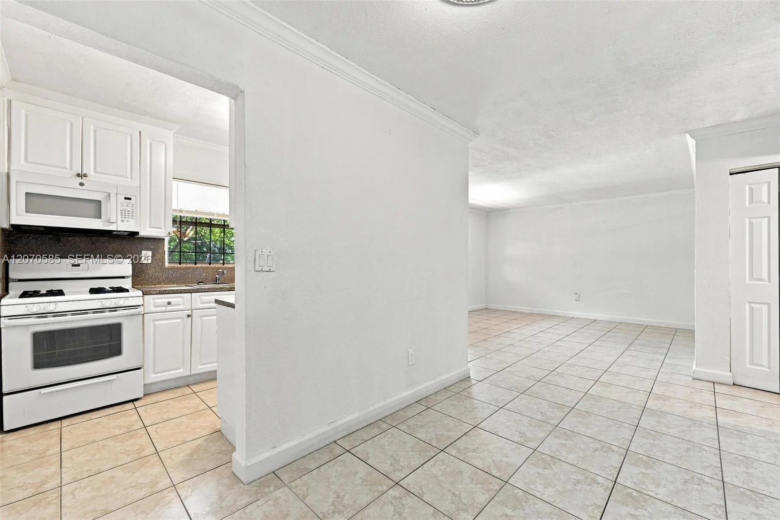 1245 W 24th St # 223, Hialeah, FL 33010 photo 6