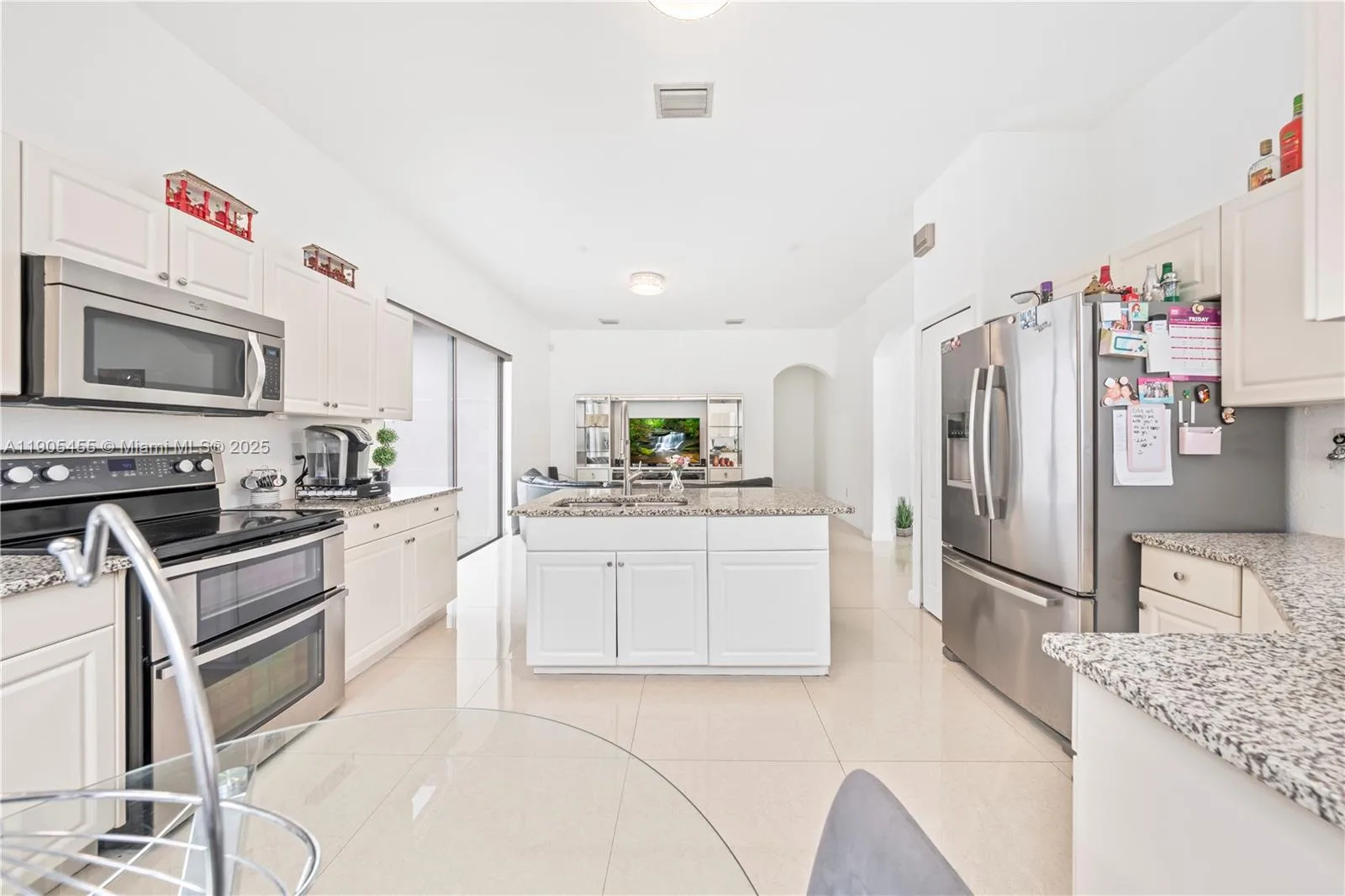 18000 NW 90th Pl, Hialeah, FL 33018 photo 11
