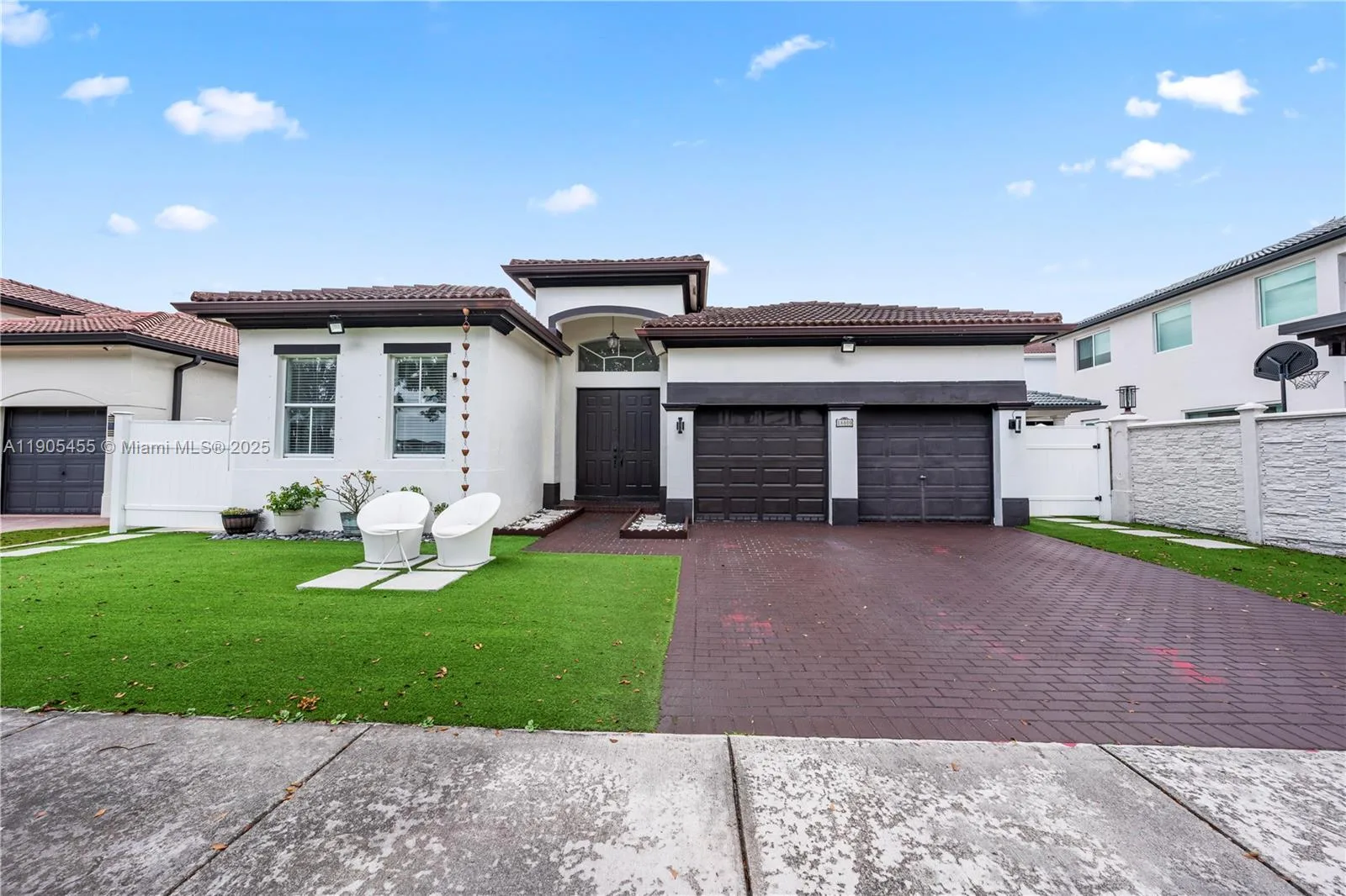18000 NW 90th Pl, Hialeah, FL 33018 photo 4