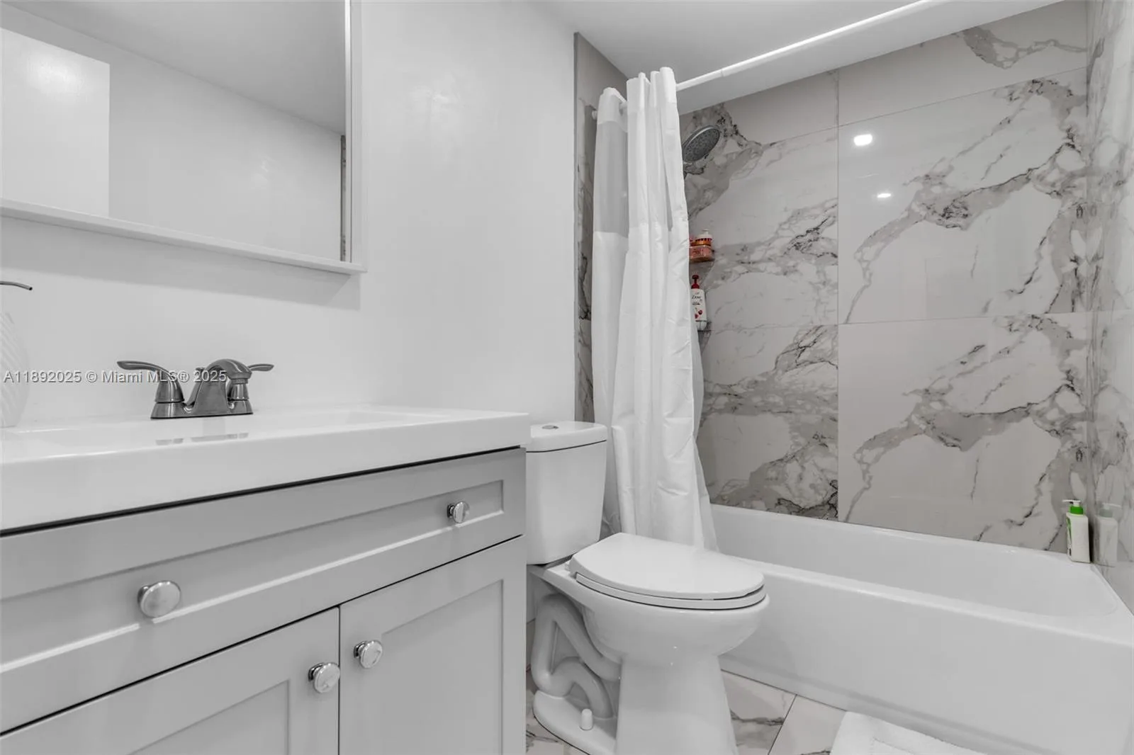 9310 Fontainebleau Blvd # 201, Miami, FL 33172 photo 10