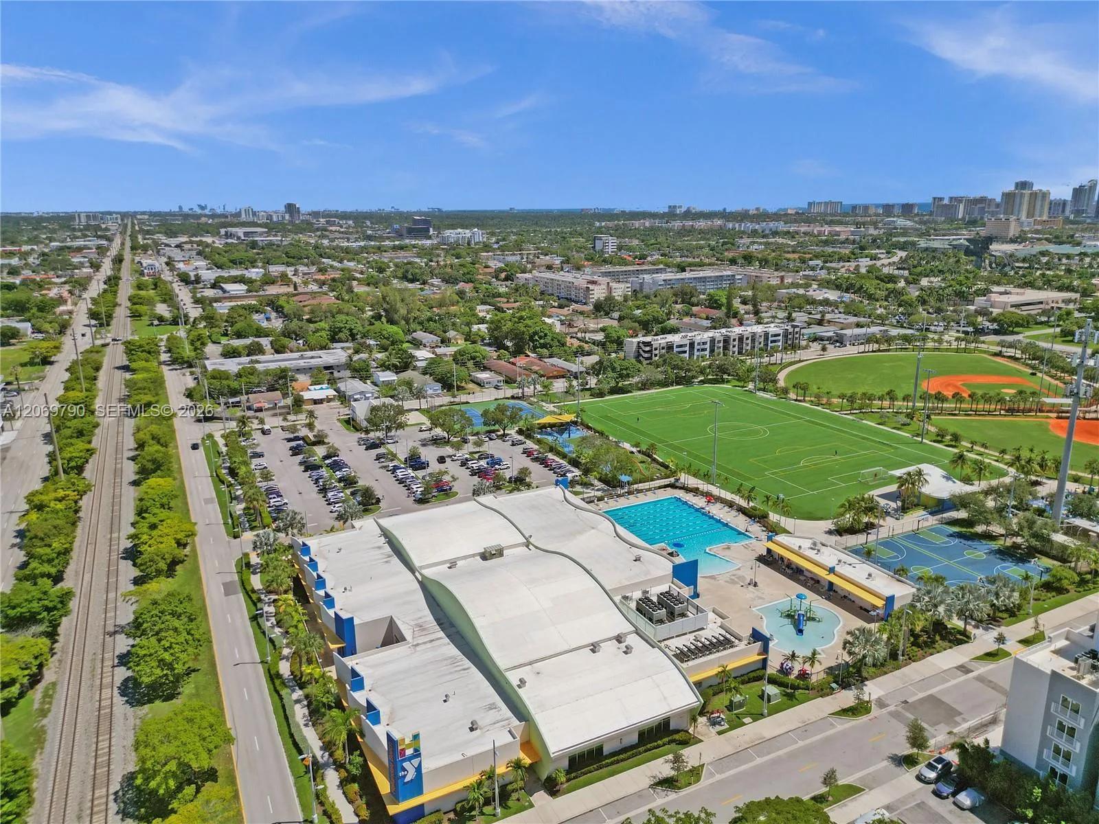 114 SE 8th St # 203, Hallandale Beach, FL 33009 photo 5