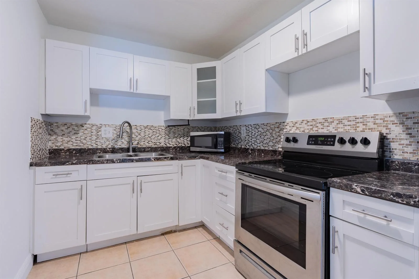 9459 SW 76th Street # R8, Miami, FL 33173