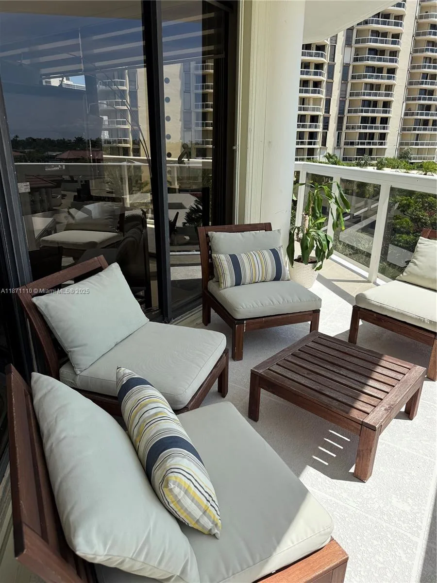 20185 E Country Club Dr # 510, Aventura, FL 33180 photo 6