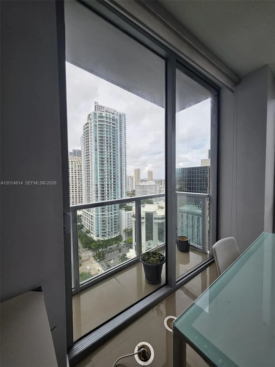 1060 Brickell Ave # 2201, Miami, FL 33131 photo 11
