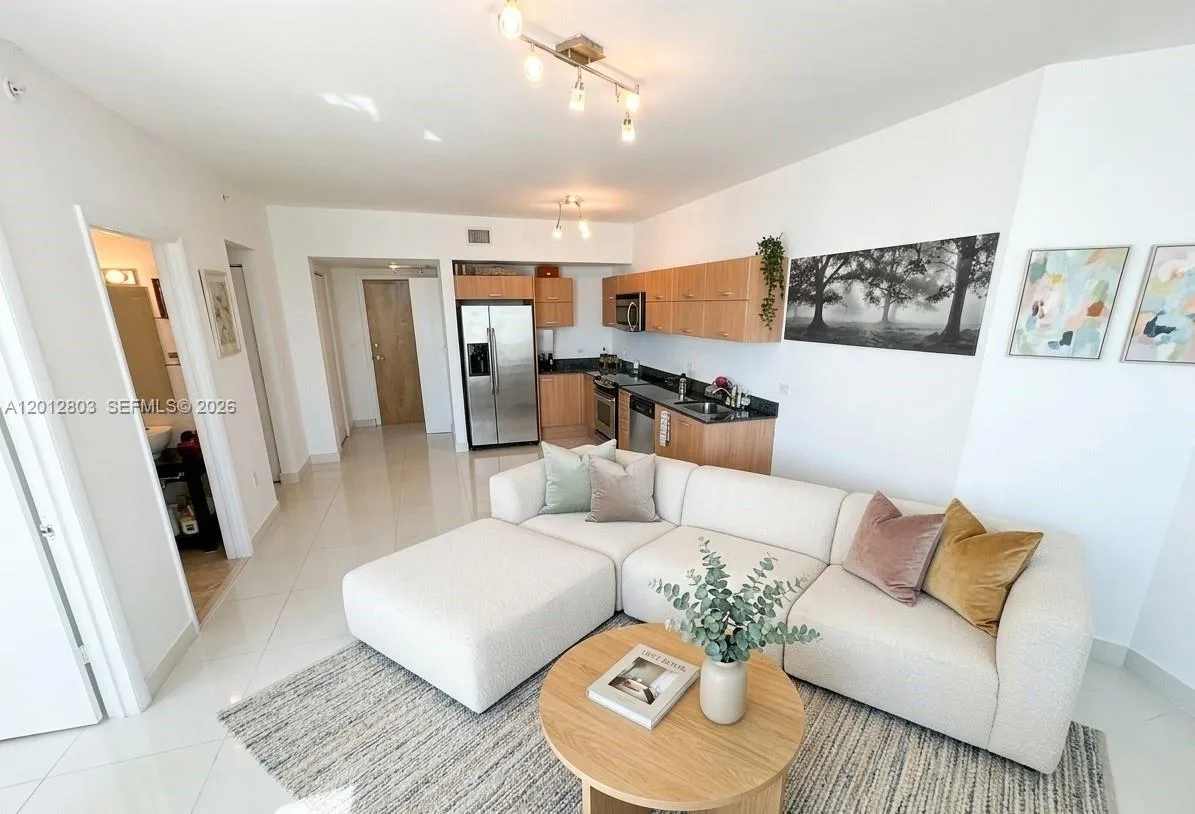350 S Miami Ave # 3509, Miami, FL 33130 photo 2