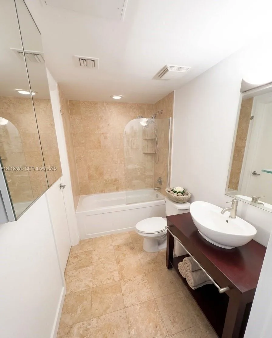 350 S Miami Ave # 3509, Miami, FL 33130 photo 4