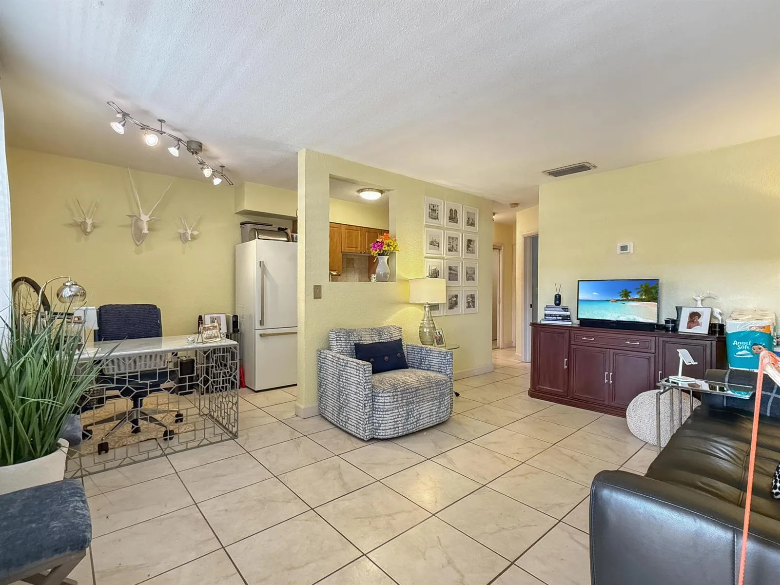 2607 NE 8th Avenue # #25, Wilton Manors, FL 33334