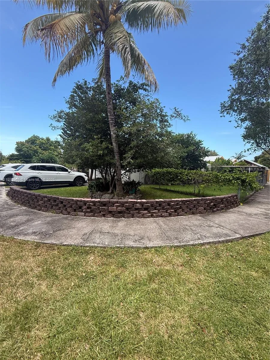 11472 SW 4th St, Sweetwater, FL 33174 photo 4