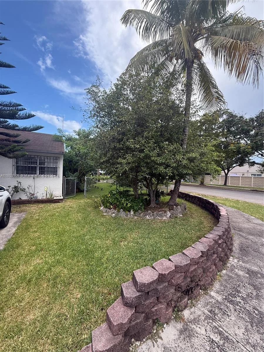 11472 SW 4th St, Sweetwater, FL 33174 photo 5