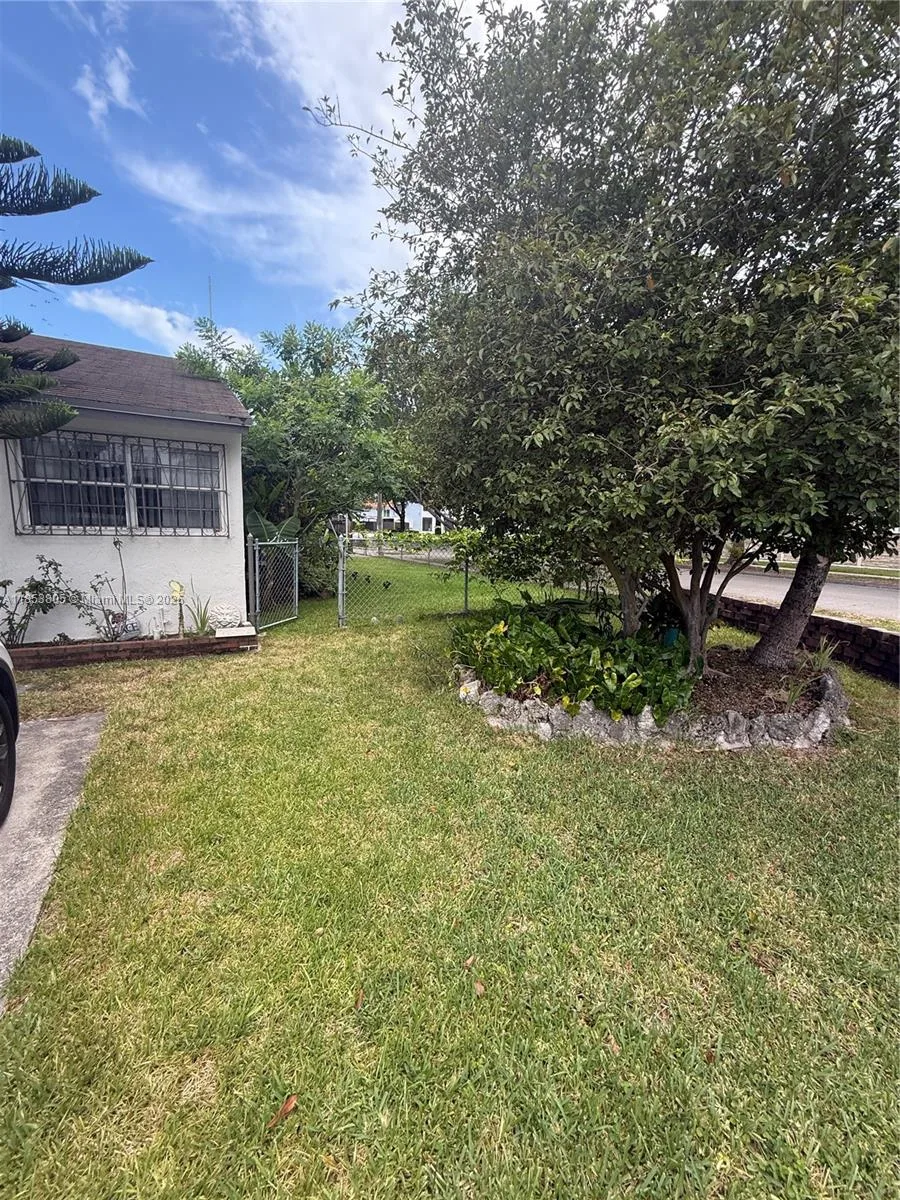 11472 SW 4th St, Sweetwater, FL 33174 photo 6