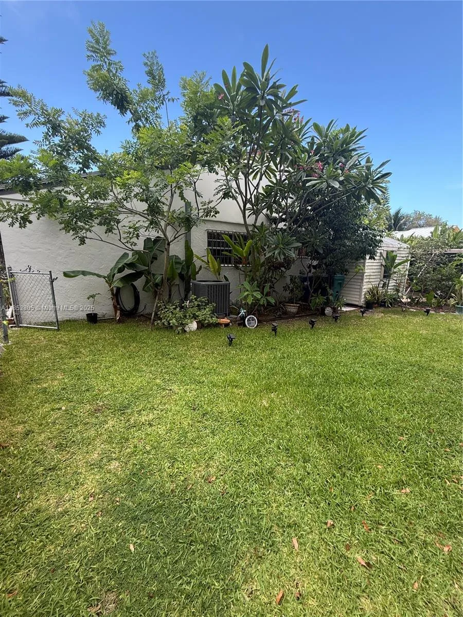 11472 SW 4th St, Sweetwater, FL 33174 photo 9