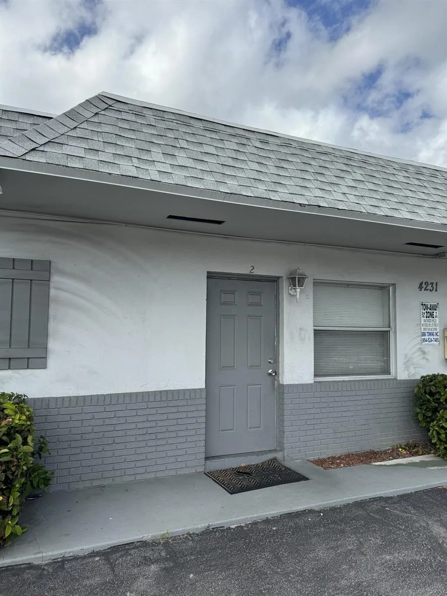 4231 NW 31ST Avenue # 1, Lauderdale Lakes, FL 33309