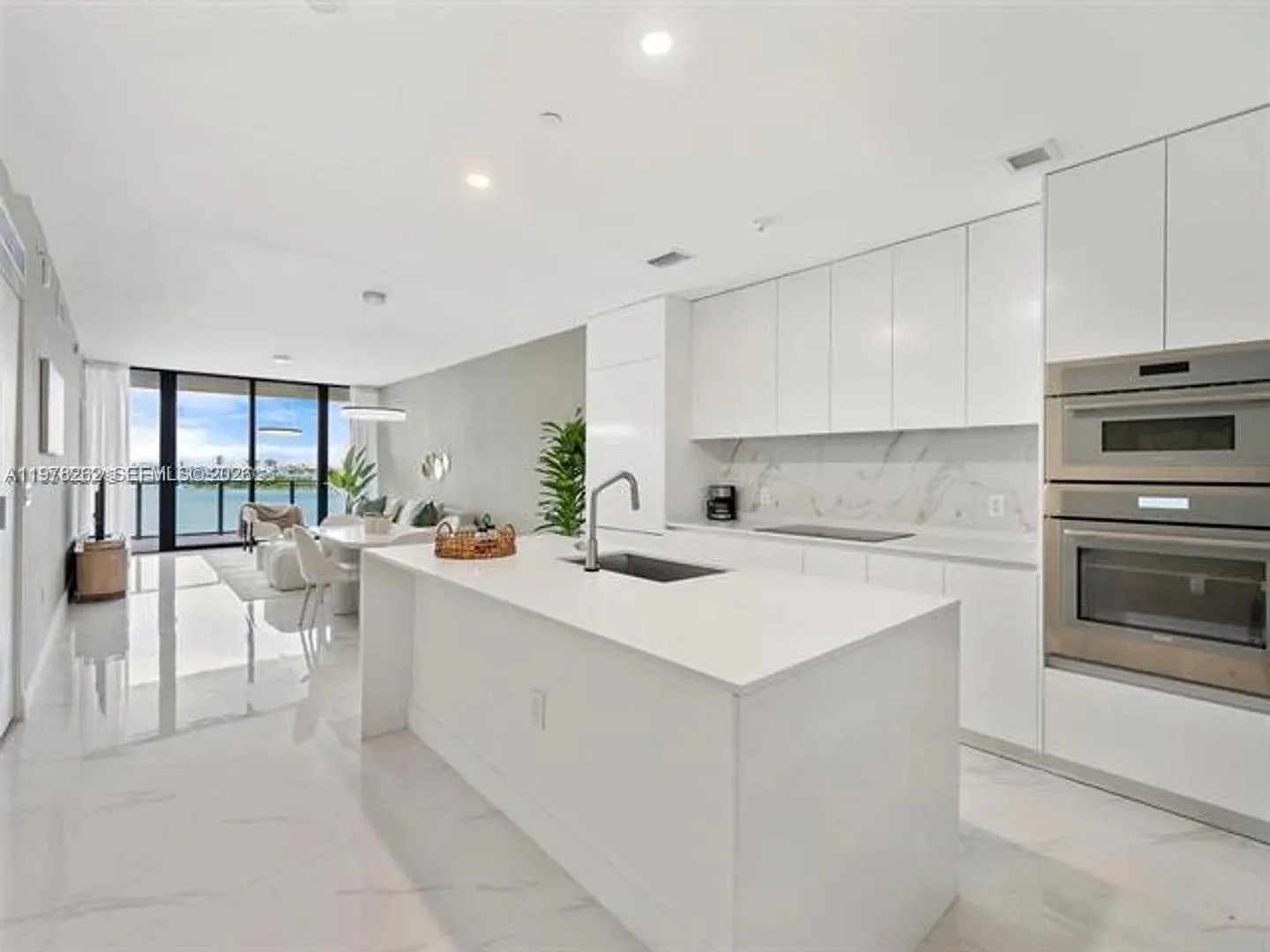 700 NE 24TH ST # 606, Miami, FL 33137