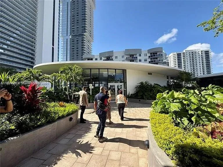 700 NE 24TH ST # 606, Miami, FL 33137 photo 13
