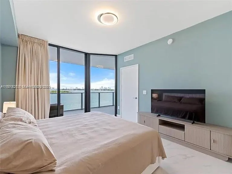 700 NE 24TH ST # 606, Miami, FL 33137 photo 7