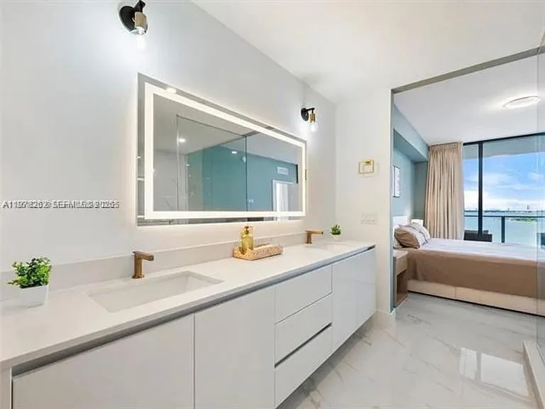 700 NE 24TH ST # 606, Miami, FL 33137 photo 9
