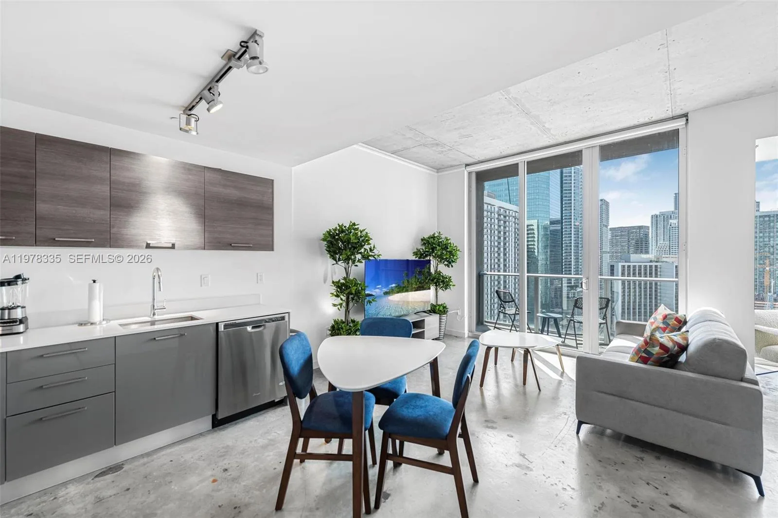 151 SE 1st St # 2409, Miami, FL 33131 photo 4