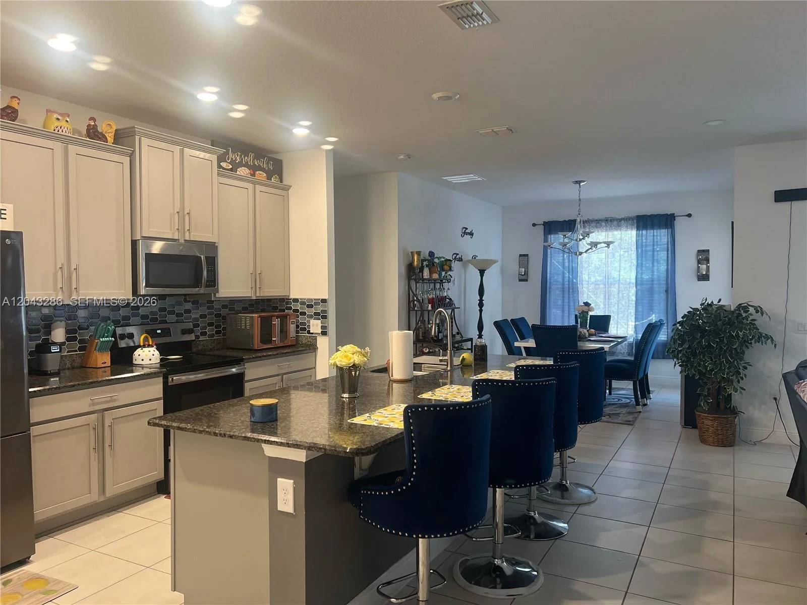3855 Carrick Bend Dr, Kissimmee, FL 34746 photo 4