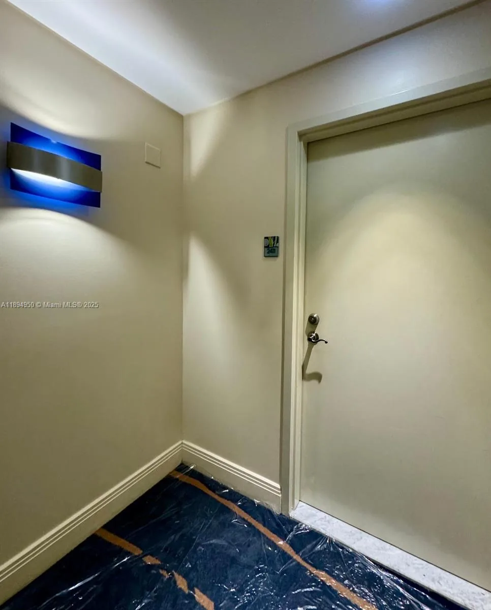 185 SW 7th St # 2411, Miami, FL 33130