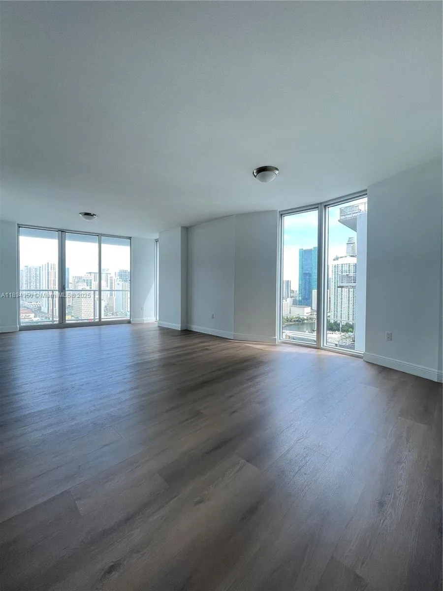 185 SW 7th St # 2411, Miami, FL 33130 photo 10
