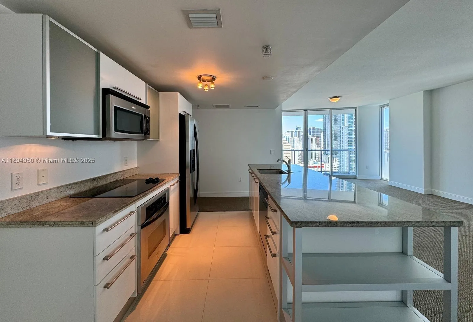 185 SW 7th St # 2411, Miami, FL 33130 photo 2