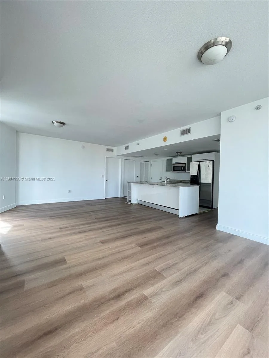 185 SW 7th St # 2411, Miami, FL 33130 photo 7