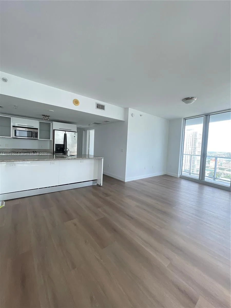 185 SW 7th St # 2411, Miami, FL 33130 photo 8