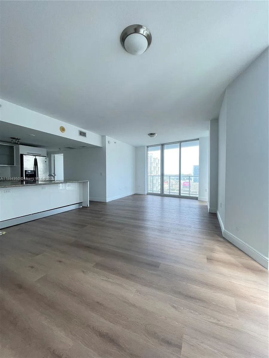 185 SW 7th St # 2411, Miami, FL 33130 photo 9