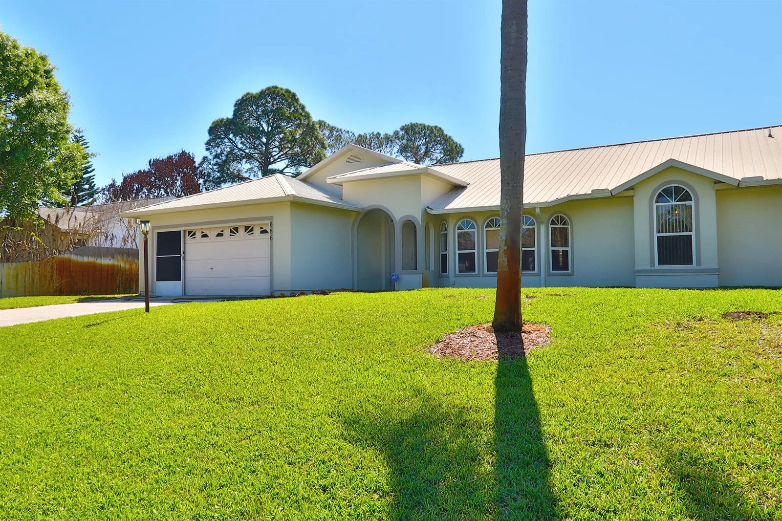 686 Caravan Terrace, Sebastian, FL 32958 photo 2