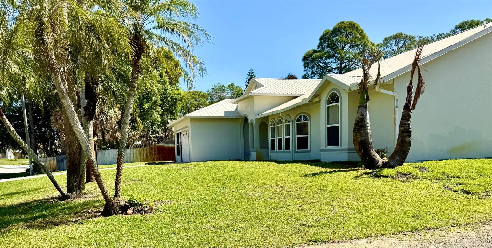 686 Caravan Terrace, Sebastian, FL 32958 photo 4