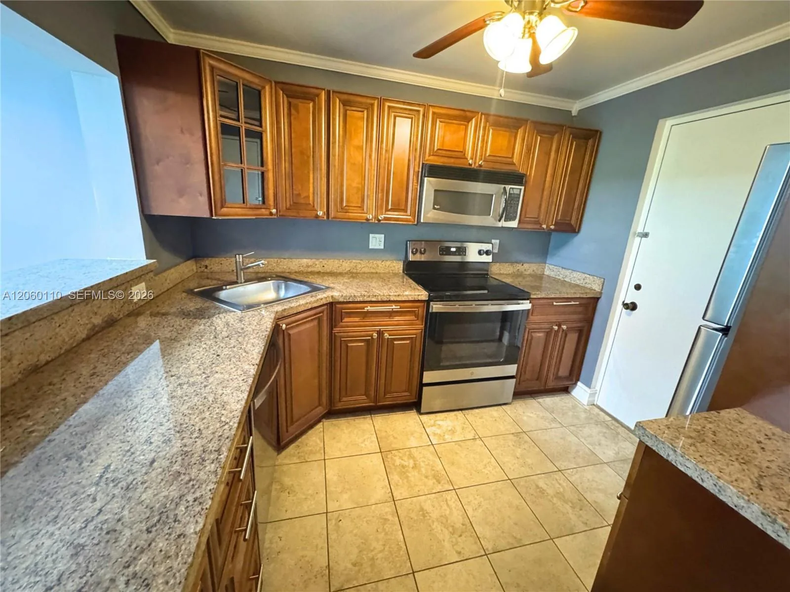 2324 S Cypress Bend Dr # 415, Pompano Beach, FL 33069 photo 3