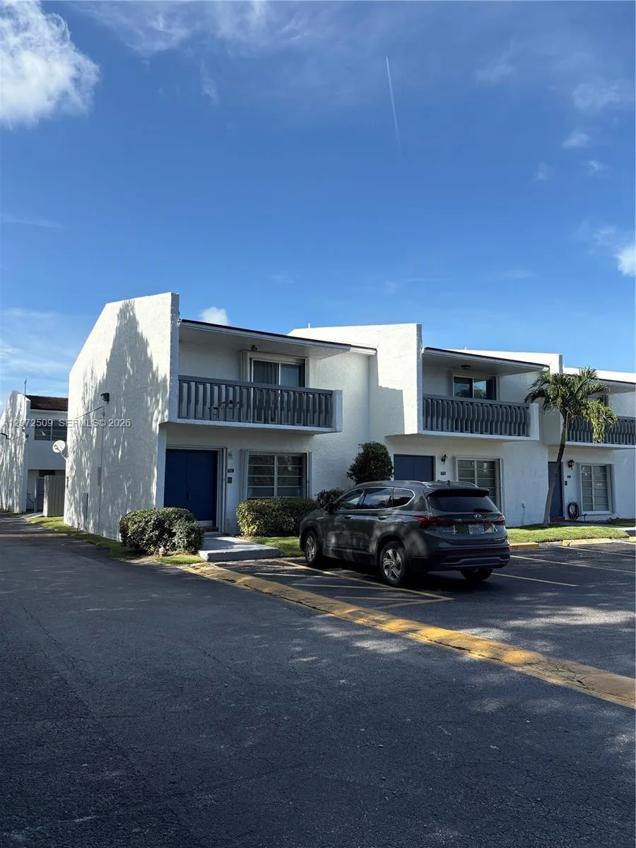 17180 SW 94th Ave # 701, Palmetto Bay, FL 33157