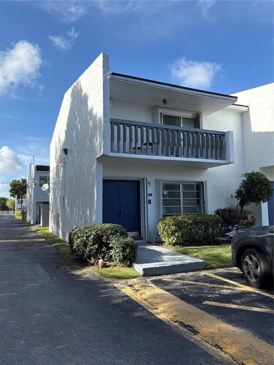 17180 SW 94th Ave # 701, Palmetto Bay, FL 33157 photo 3
